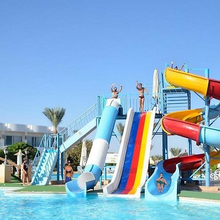 Queen Sharm Aqua Park Hotel Esterno foto