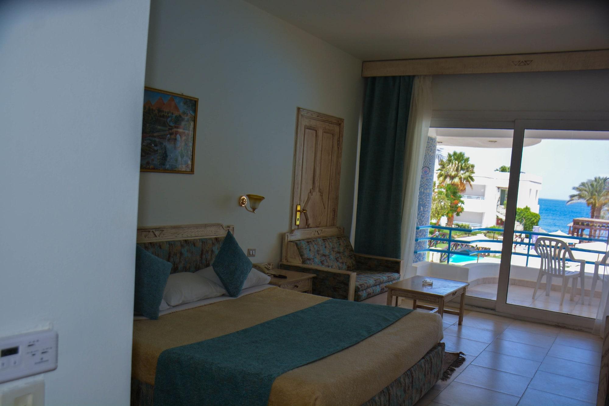 Queen Sharm Aqua Park Hotel Esterno foto