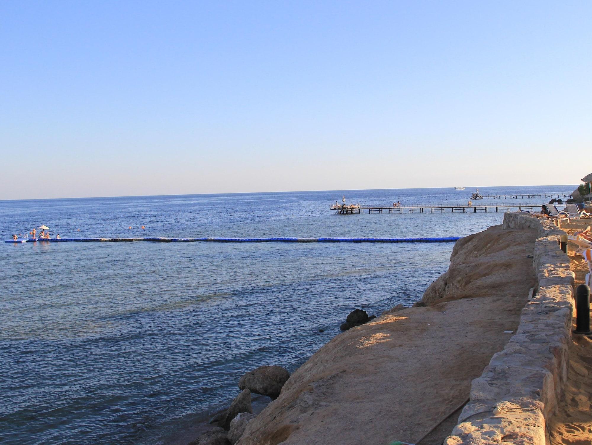 Queen Sharm Aqua Park Hotel Esterno foto